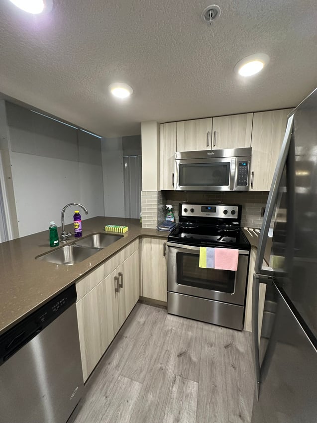 Master Room at 2nd Floor - 1235 11 Ave SW, Calgary — photo 13 of 13