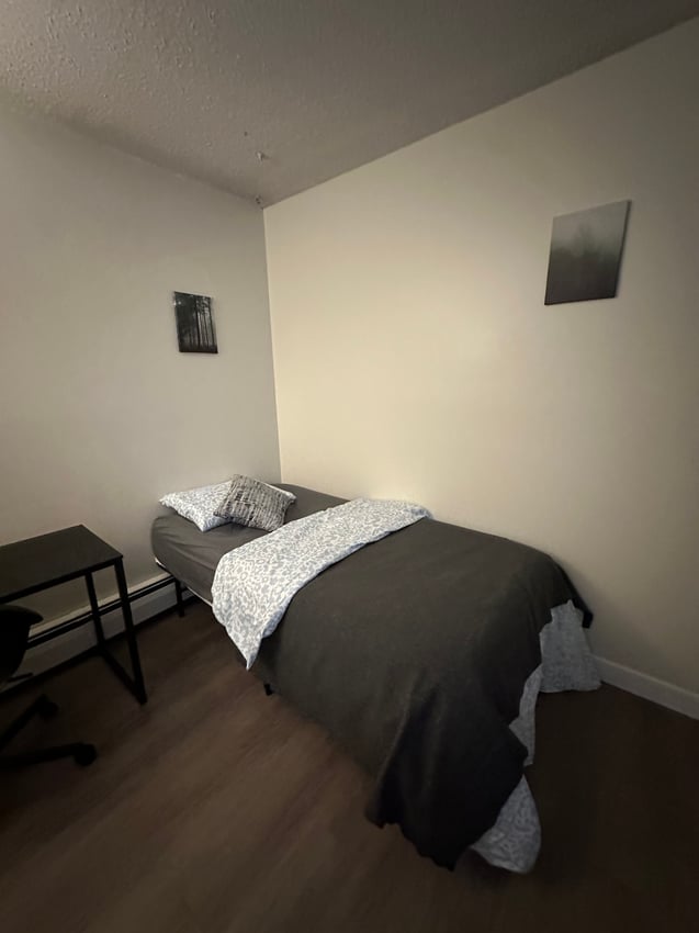 Flex Room – 7th Floor - 720 15 Ave SW