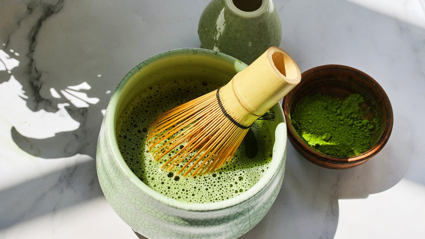 Discover where to enjoy matcha in Bordeaux’s café culture. From serene salons to vibrant espresso bars, explore the best spots in the city to savour matcha lattes, traditional green tea, and mindful moments.