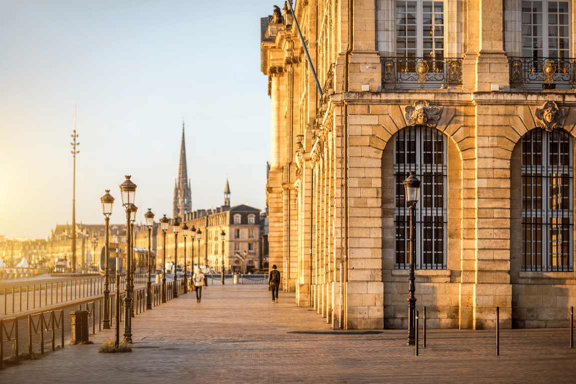 Discover the secrets of Bordeaux with hidden history, unique landmarks, and surprising facts every tourist should know on their visit to the city.