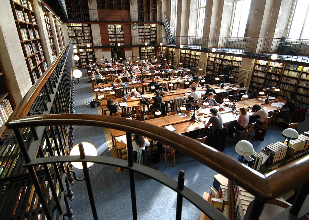 Discover libraries in Bordeaux as calm, cultural spaces that visitors can experience on foot, from historic reading rooms to modern public libraries.