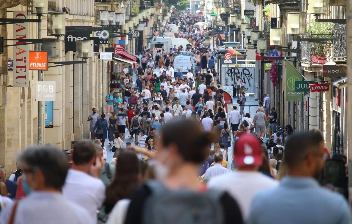 Discover how Bordeaux’s population has changed over time, current demographics, and what shapes the city’s modern identity.