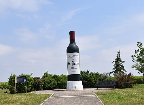 Discover Saint-Julien wines in Bordeaux, known for balance, gravel terroir, Cabernet-driven blends, historic châteaux, and exceptional ageing potential