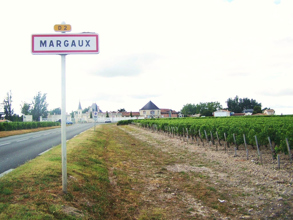 Explore Margaux wines, Bordeaux’s most elegant appellation. Discover gravel soils, Cabernet Sauvignon blends, historic châteaux, and ageing potential.