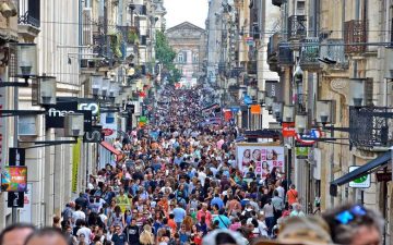 Discover the best places to shop in Bordeaux, from iconic streets and luxury boutiques to local markets, vintage finds and artisanal stores.