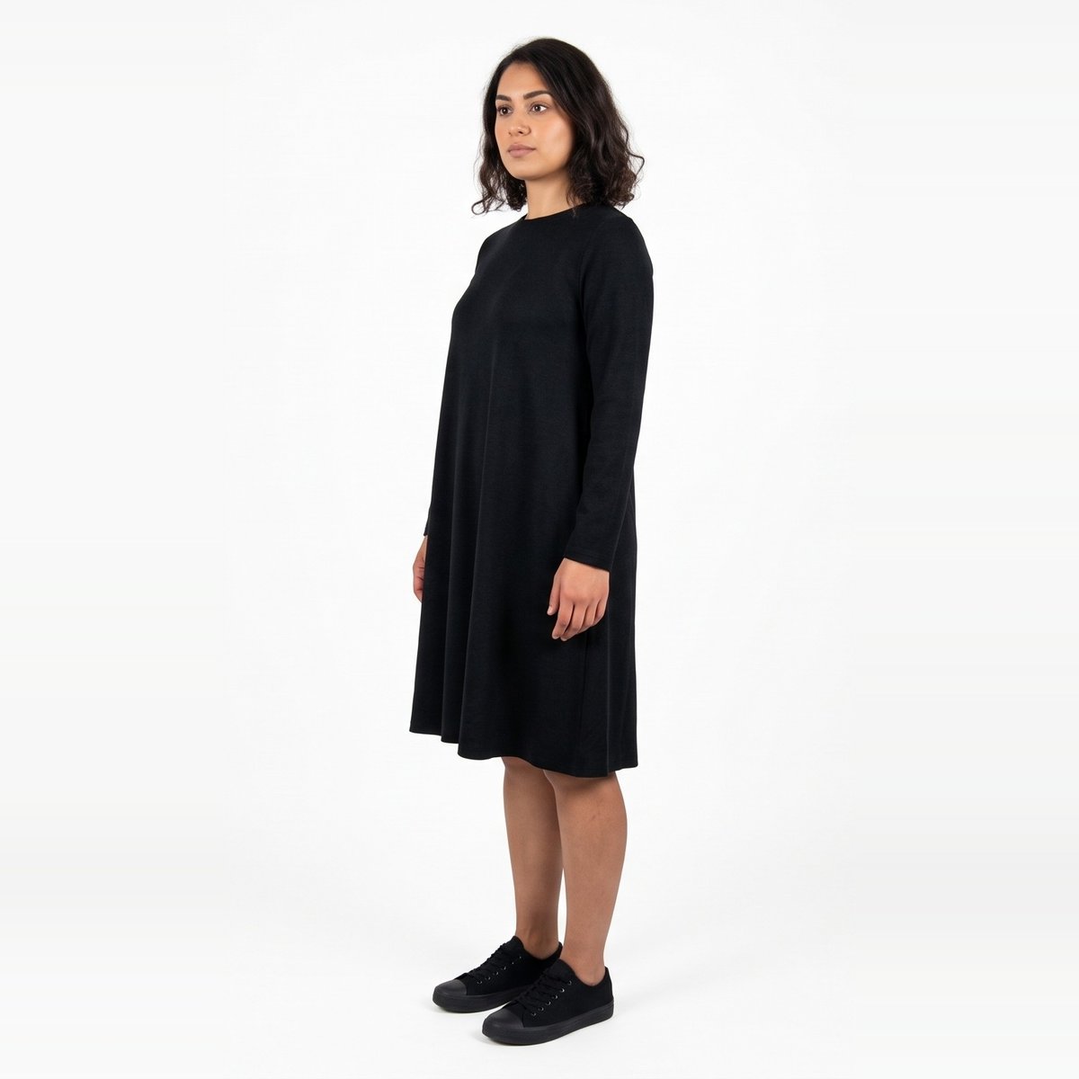 vestido_midi_suelto_con_bolsillos_lanilla_negro_t2_hd25oct_d.jpg