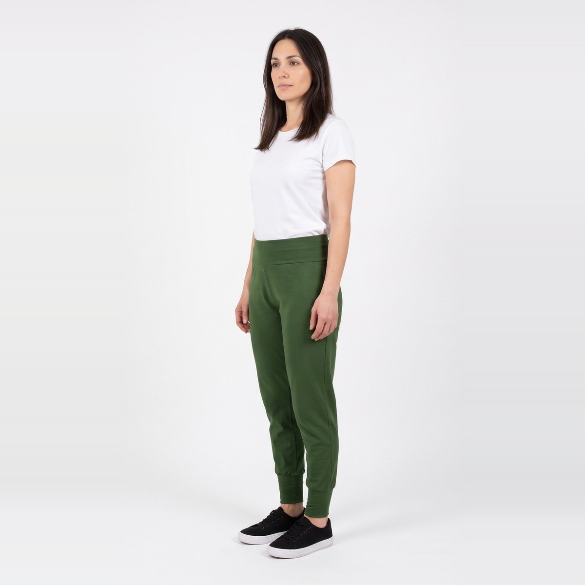 pantalon_con_puno_cotton_verde_safari_2_t1_hd25oct_d.jpg