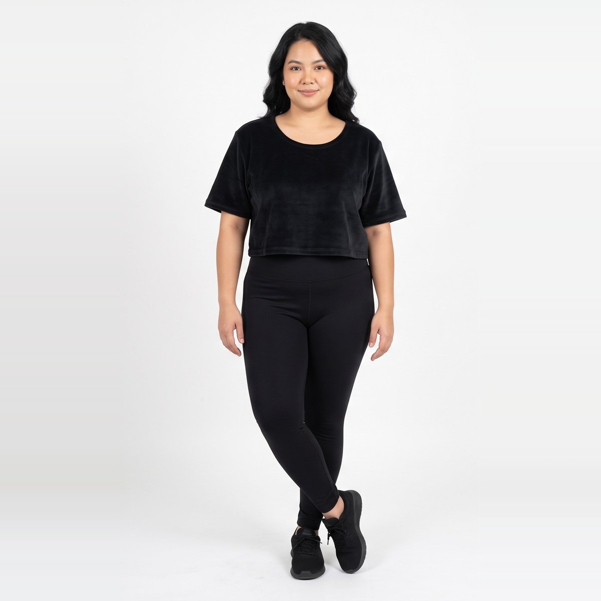 crop_manga_corta_plush_negro_talle_unico_hd25oct_f.jpg
