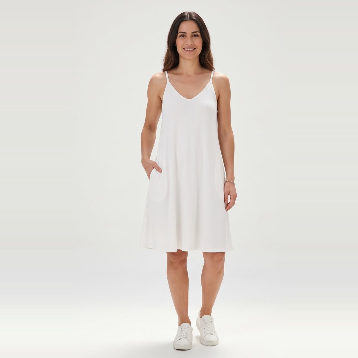 vestido_sin_mangas_suelto_con_bolsillos_morley_blanco_t1_f.jpg