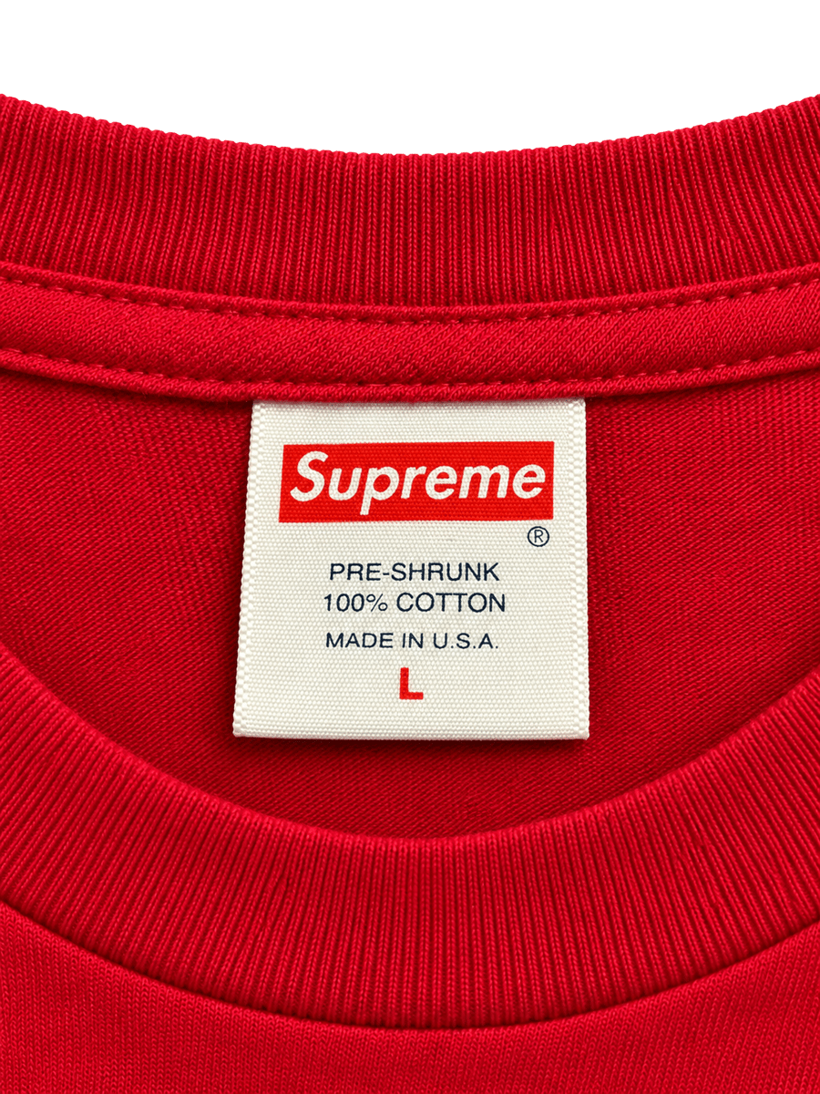 Supreme Future Red Tee detalle superior