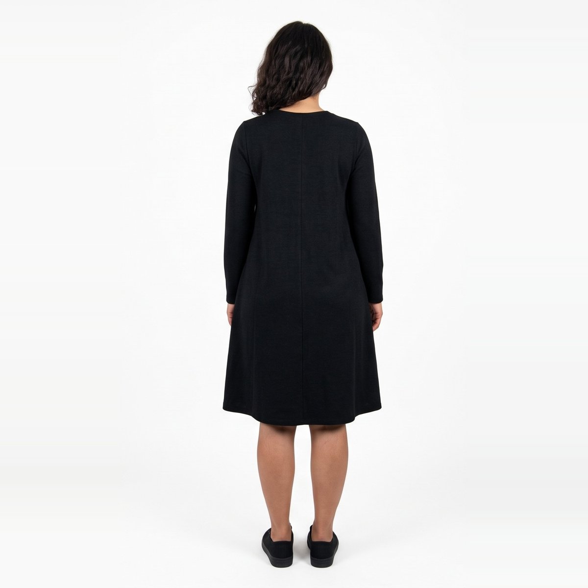 vestido_midi_suelto_con_bolsillos_lanilla_negro_t2_hd25oct_e.jpg