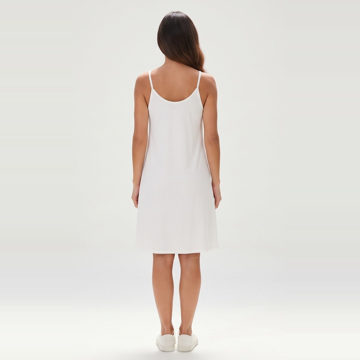 vestido_sin_mangas_suelto_con_bolsillos_morley_blanco_t1_e.jpg