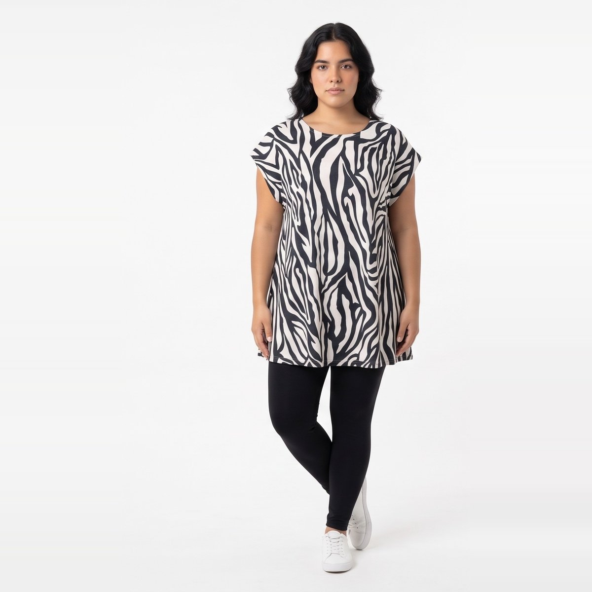 buzo_trapecio_oversize_punto_nido_negro_con_blanco_ttalle_unico_c20oct_f.jpg