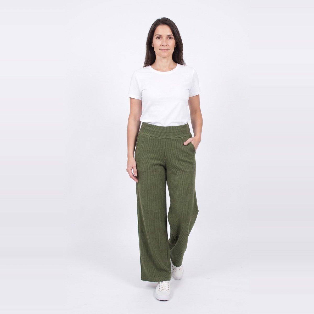 pantalón_ancho_con_bolsillos_morley_lanilla_verde_t1_c16oct_f.jpg