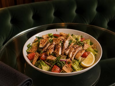 Sumaklı Tavuklu Fattoush