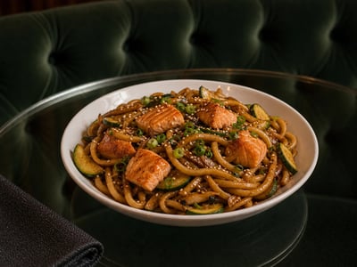 Somonlu Sebzeli Udon Tava