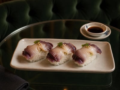 Akagai Nigiri