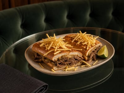 Pan con Bistec