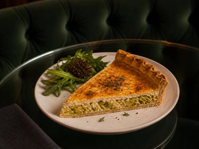 İngiliz Cheddarlı Leek Tart