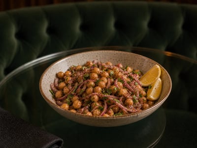 Sumaklı Nohut Salatası