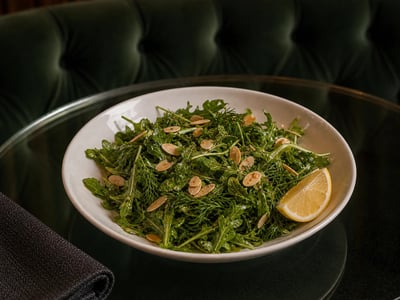 Otlu Bademli Roka Salata