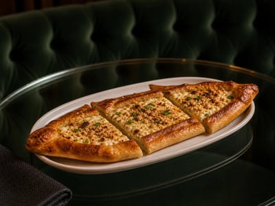 Peynirli Fındıklı Pide