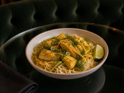 Zerdeçallı Balıklı Pirinç Noodle