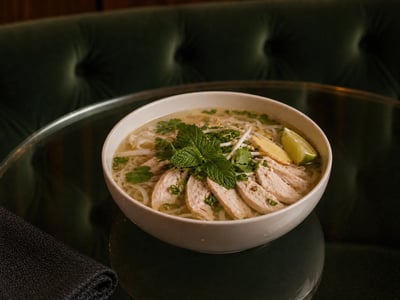 Tavuk Pho Hızlı Tencere
