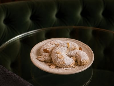Kourabiethes
