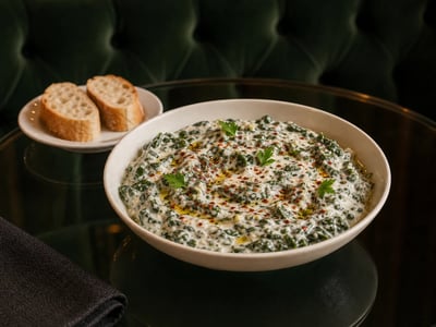 Karalahanalı Yoğurtlu Salata