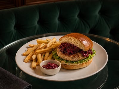 Melbourne Pancar Relishli Tavuk Burger