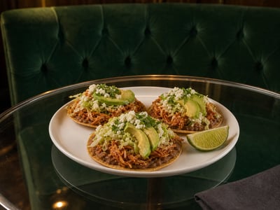 Tostadas de Tinga