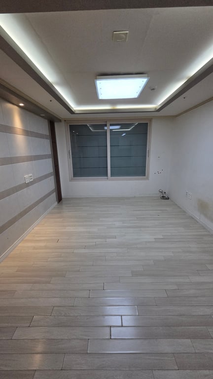 창틀 먼지까지 말끔히, 우드 포인트벽 방 분위기 제대로 살았어요 사진 2