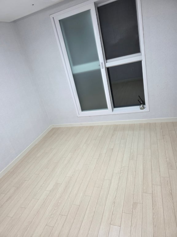 창틀만 따로 부탁드려도 되나요 싶을 정도로 만족 사진 1