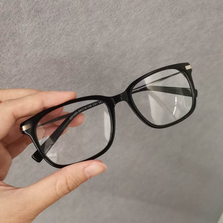 Joe Rectangle Black on Vivian Li