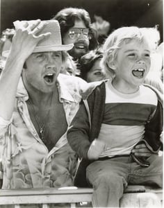 Zeffirelli dirige Jon Voight e Ricky Schroder nella scena alle corse.