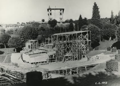 La scena in costruzione.