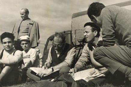 Zeffirelli during filming: next to him, assistant director Rinaldo Ricci and script supervisor Albino Cocco, regular collaborators of Luchino Visconti.