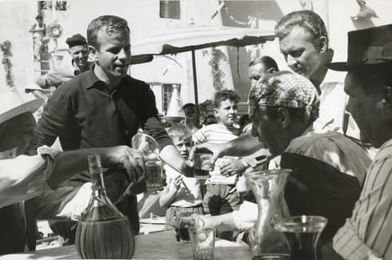 Zeffirelli during filming: in front of him, Nino Manfredi and Paolo Ferrari.