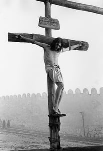Robert Powell: Gesù crocifisso.