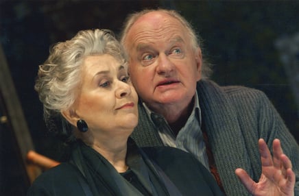 Joan Plowright e Oliver Ford Davies: la signora Frola e Laudisi.