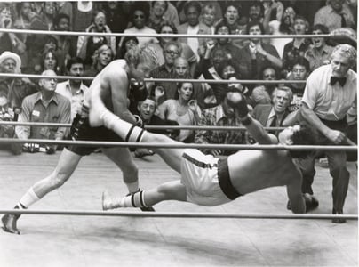 Zeffirelli dirige Jon Voight sul ring.
