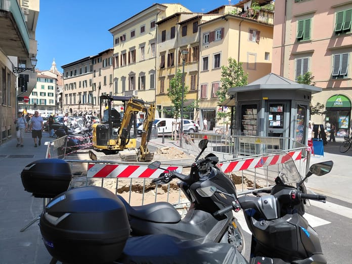 Via Pietrapiana, Via Martiri del Popolo Via Martiri del Popolo