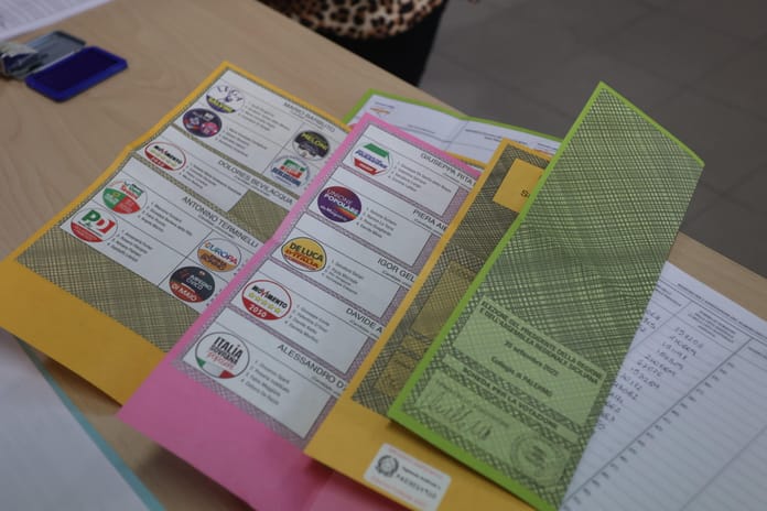 Elezioni: urne aperte in Sicilia, si vota anche per la Regione