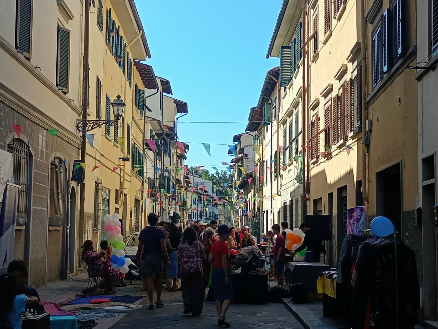 Via del Leone, una giornata dal basso e lungo la strada episode artwork