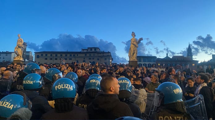 corteo tensione polizia firenze