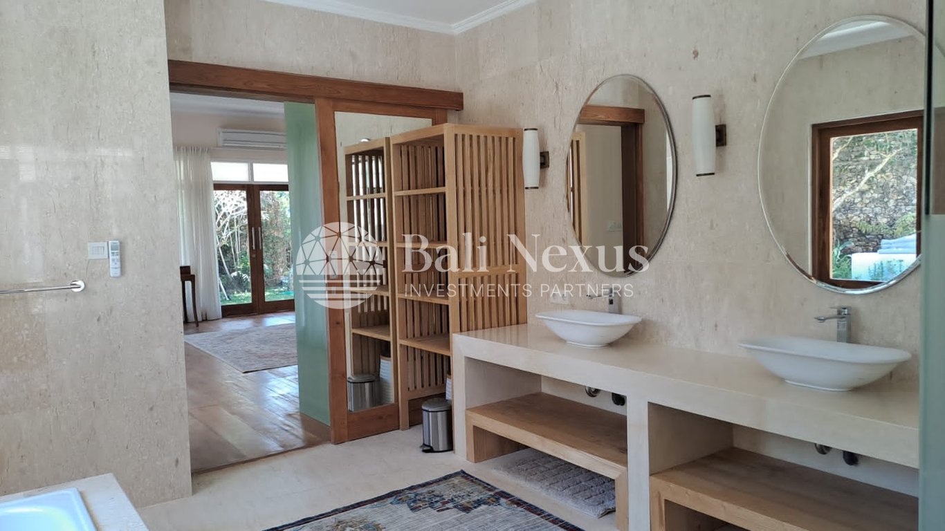 Villa 4BR in Benoa photo 4
