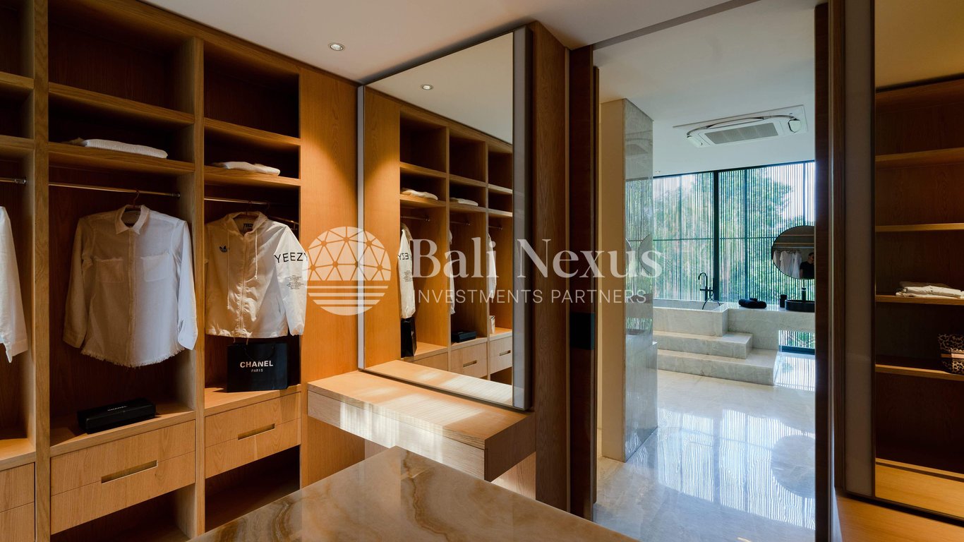 Villa 6BR in Pererenan photo 5