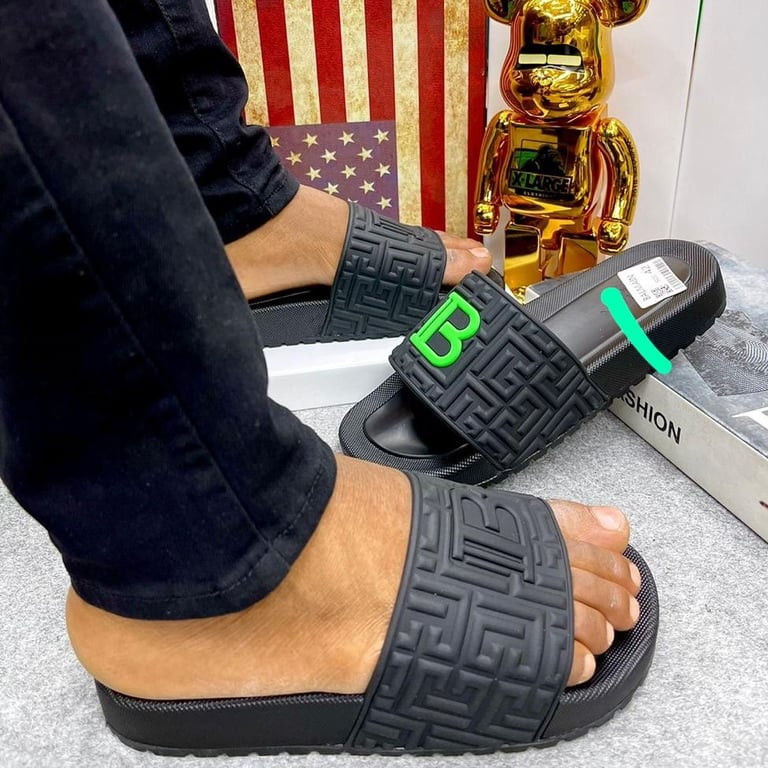 balenciaga flip flops mens