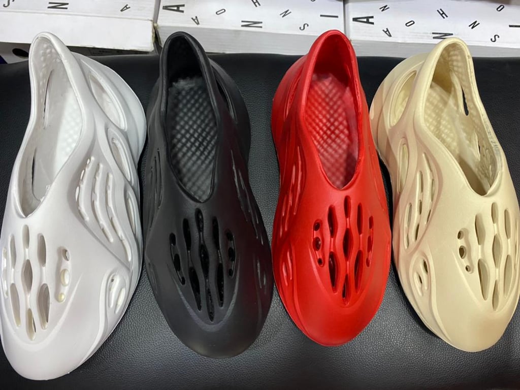 yeezy foam runner nude